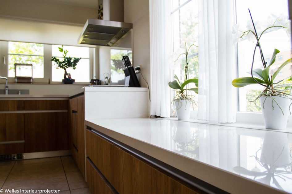 Gerealiseerde keuken op maat van Welles Interieurprojecten met modern design en professionele afwerking