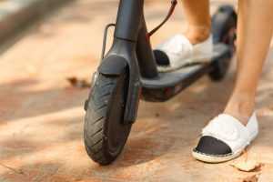 Waterdichte elektrische scooters met verschillende IP-classificaties voor regenachtige omstandigheden
