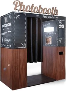 Lach je Lens fotohokje huren voor feesten en evenementen met accessoires en thema's
