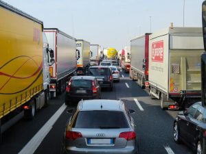 Visuele weergave van TMS systeem en Control Tower integratie in logistieke supply chain management
